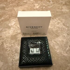 Givenchy gwp Black mirror